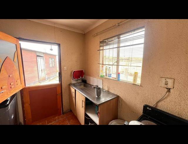 2 BEDROOM HOUSE FOR SALE IN MERITENG